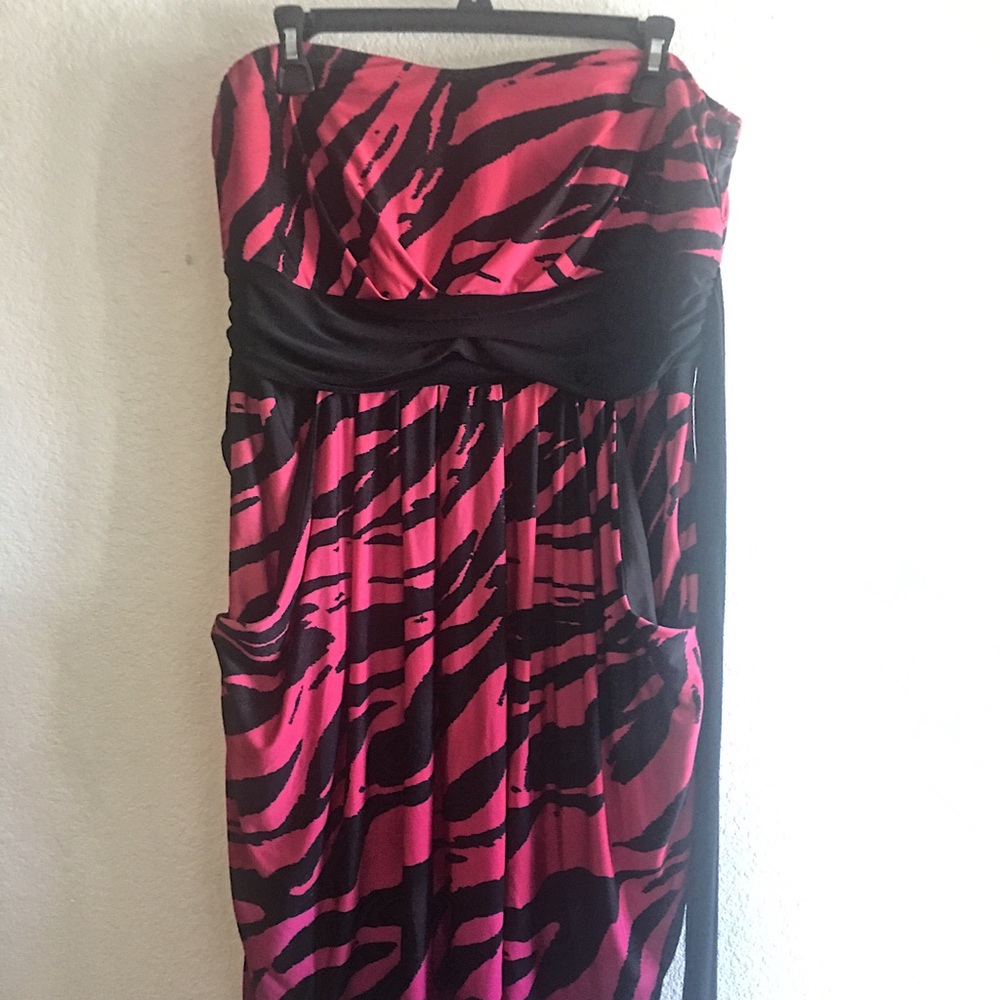 ‼️2/$18‼️pink/black zebra strapless dress